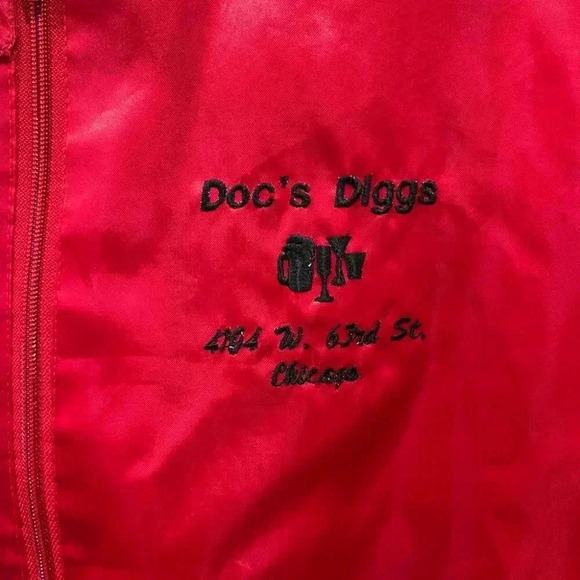 Vintage | 80s Satin "Doc's Digs" Zip Up Embroidered Bar Jacket - Red / Sz M - Picture 5 of 8
